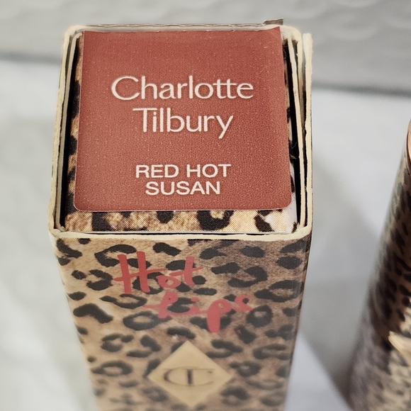 Charlotte Tilbury Hot Lips In Red Hot Susan - Picture 6 of 7
